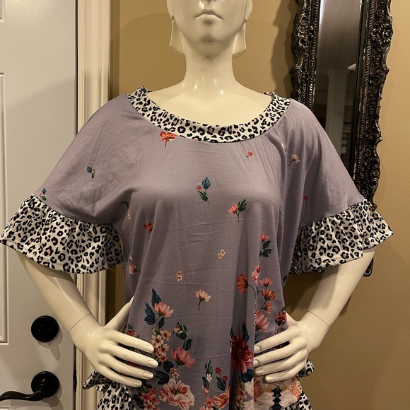 Brand new top Goes great with leggings or jeggings - Picture 3 of 5